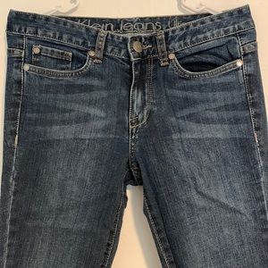 Calvin Klein Jeans Ultimate Skinny Med-Dark Wash Size 27/4